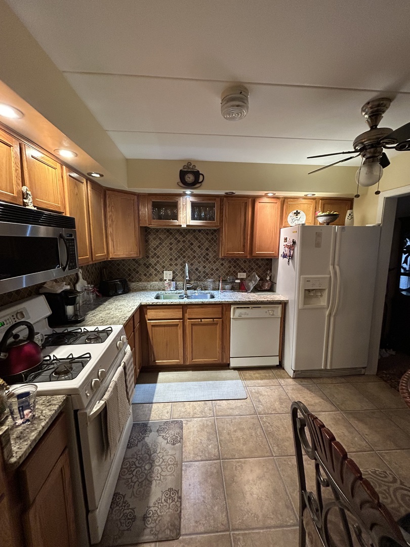 11116 S Longwood Drive #203, Chicago, IL 60643