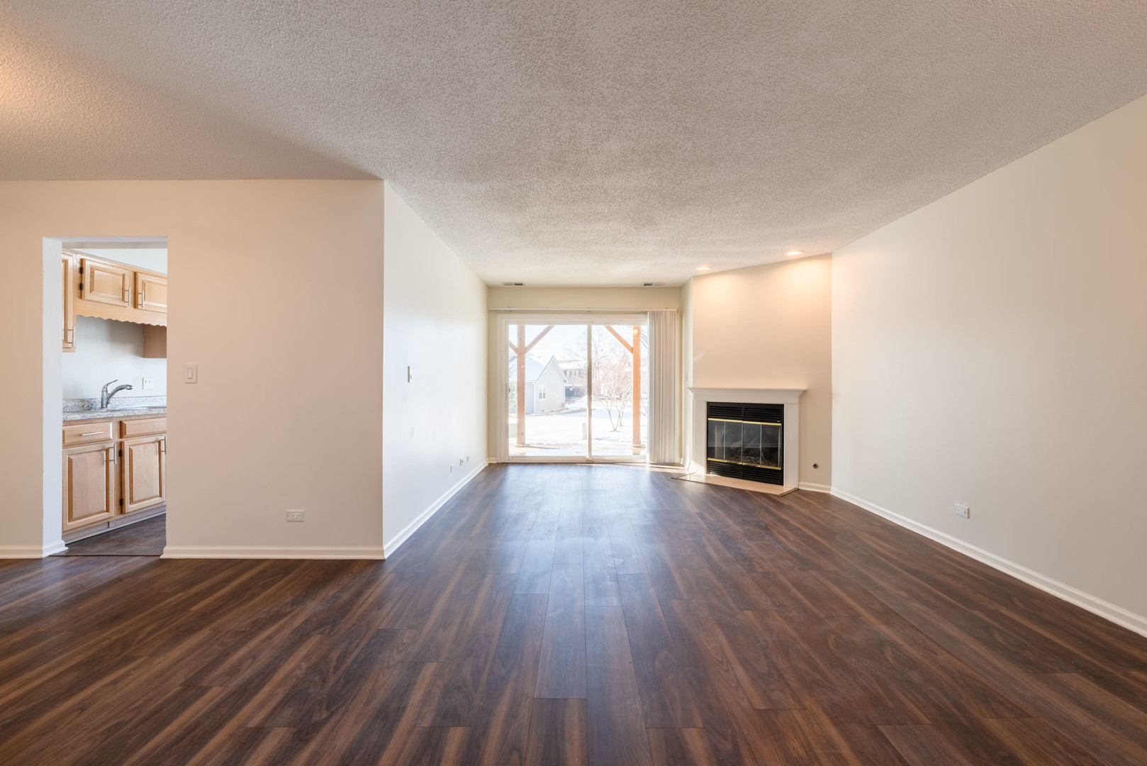 32 W Fern Court #116B, Palatine, IL 60067