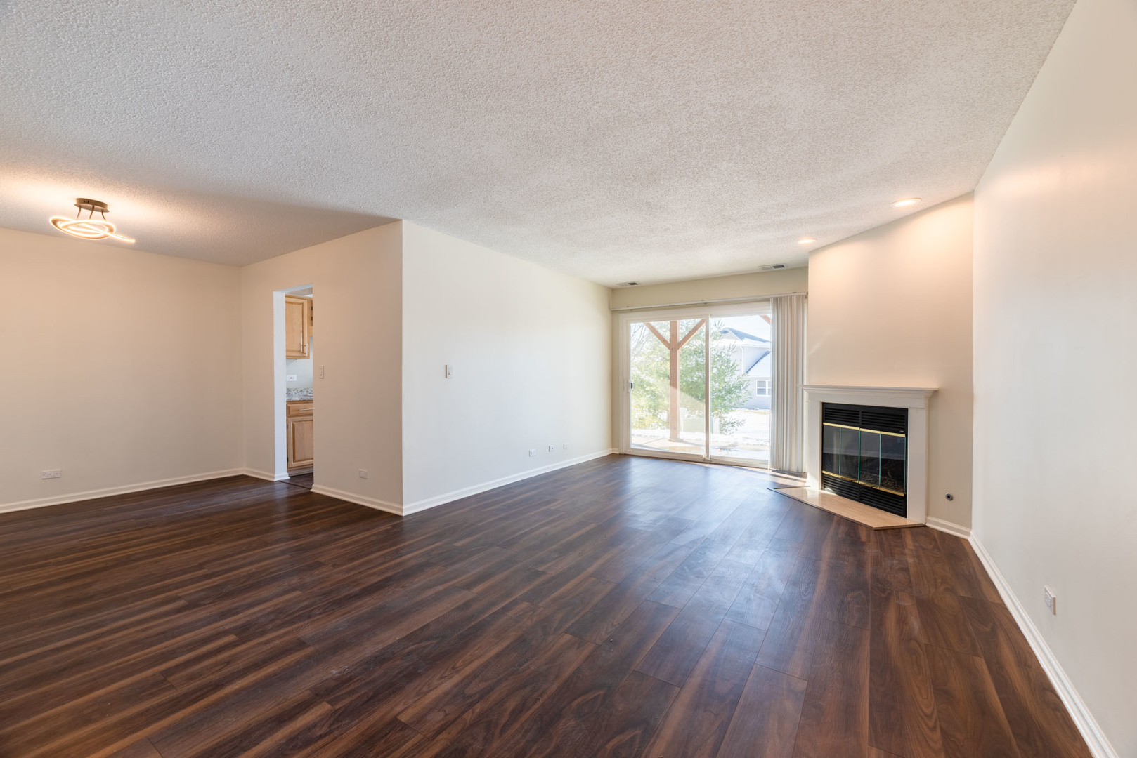 32 W Fern Court #116B, Palatine, IL 60067