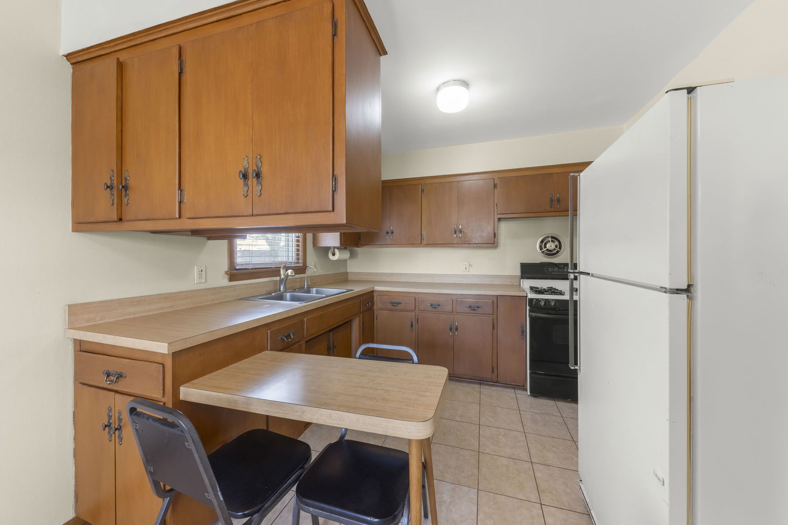 10901 S Nagle Avenue, Worth, IL 60482