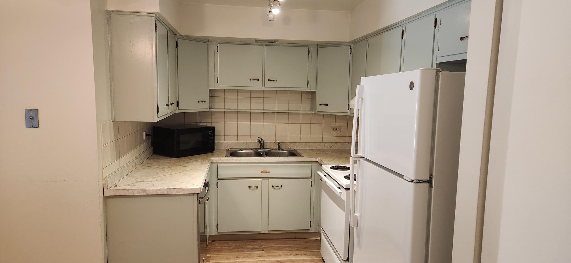 2230 S GOEBBERT Road #147, Arlington Heights, IL 60005