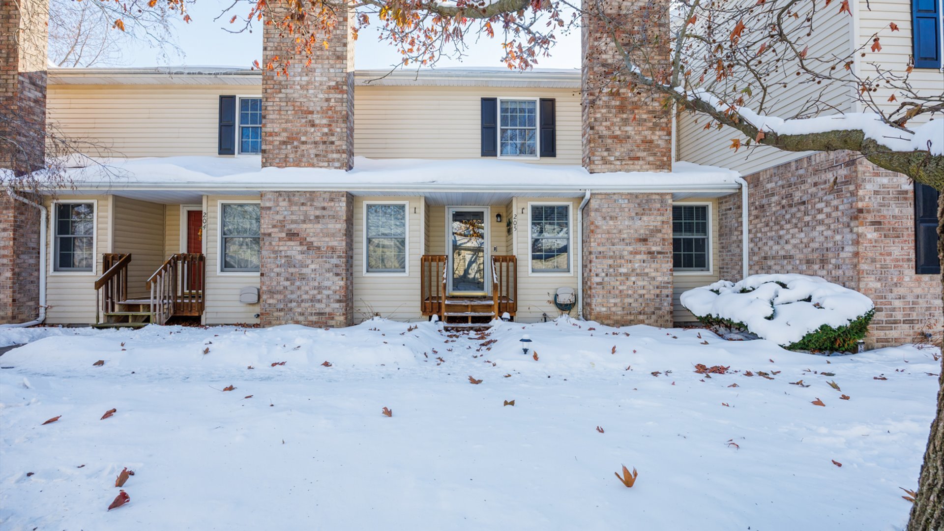 903 N Linden Street #205, Normal, IL 61761