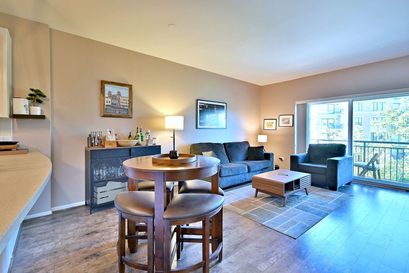 145 S York Street #404, Elmhurst, IL 60126