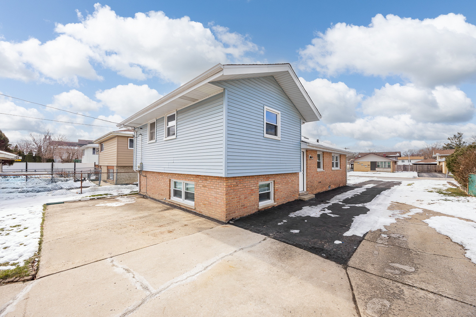 13601 Loomis Lane, Crestwood, IL 60418