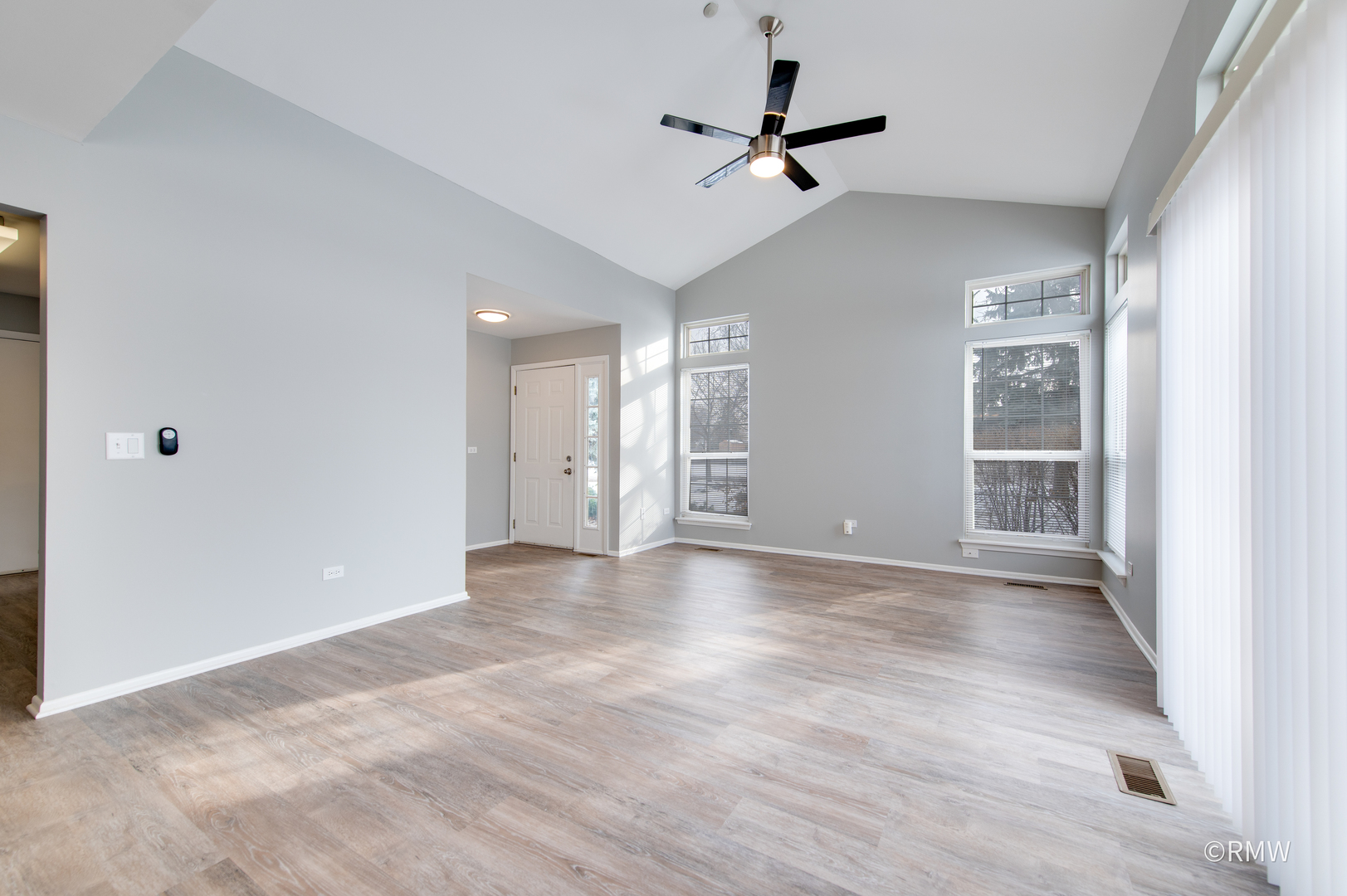 460 Mayflower Lane #1, Bartlett, IL 60103