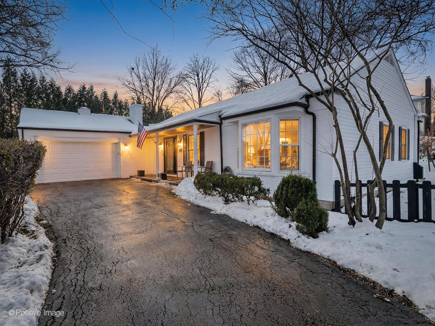 2S386 SENECA Drive, Wheaton, IL 60189