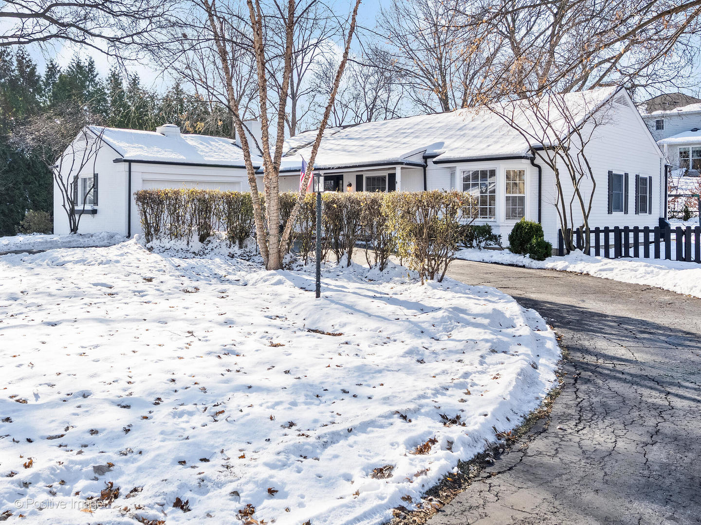 2S386 SENECA Drive, Wheaton, IL 60189