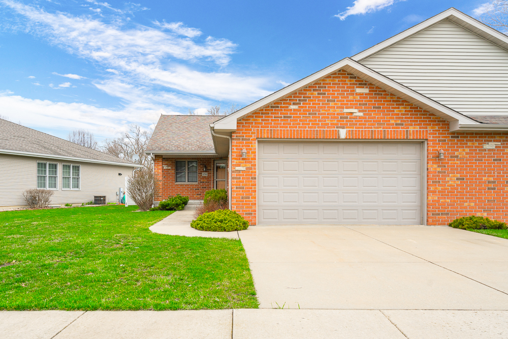 250 S McGinty Street, Diamond, IL 60416