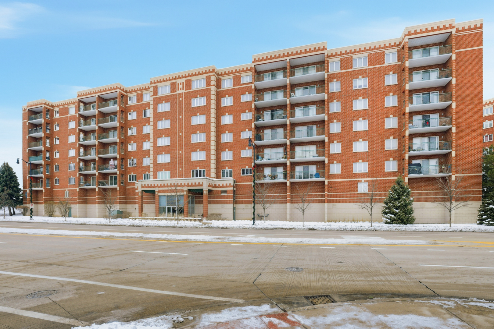 650 S River Road #405, Des Plaines, IL 60016