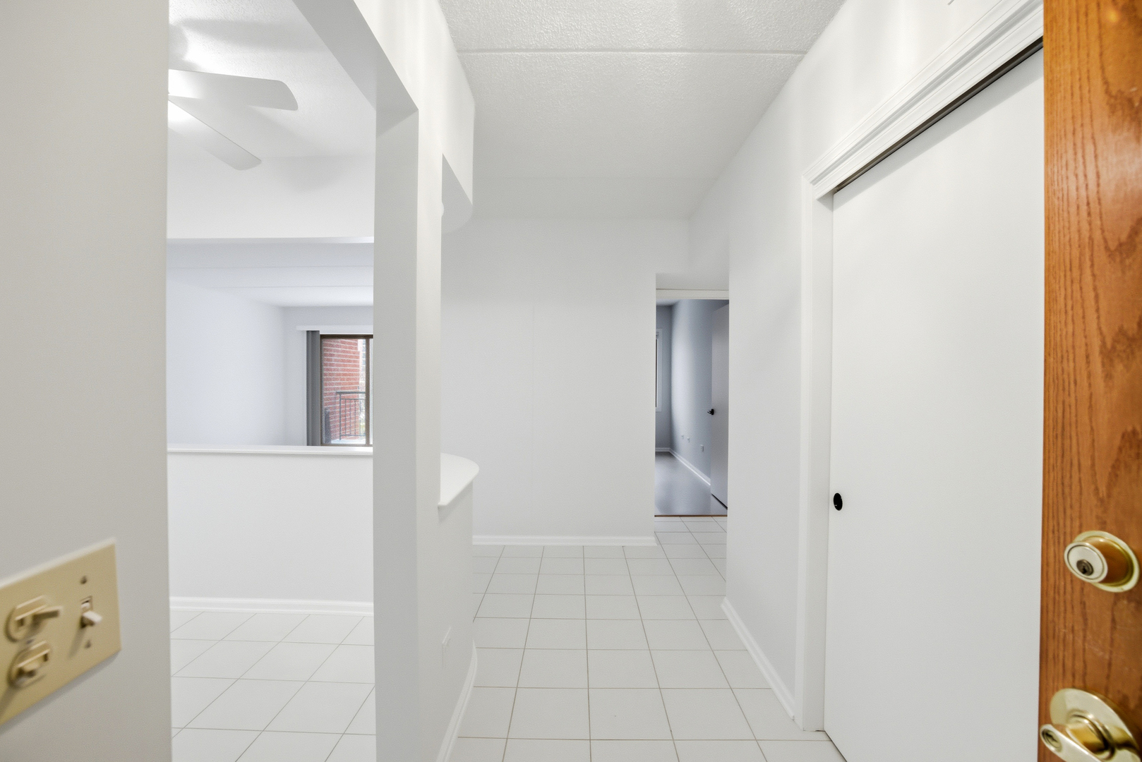 650 S River Road #405, Des Plaines, IL 60016