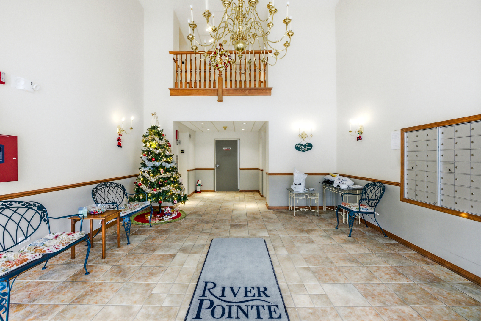 650 S River Road #405, Des Plaines, IL 60016