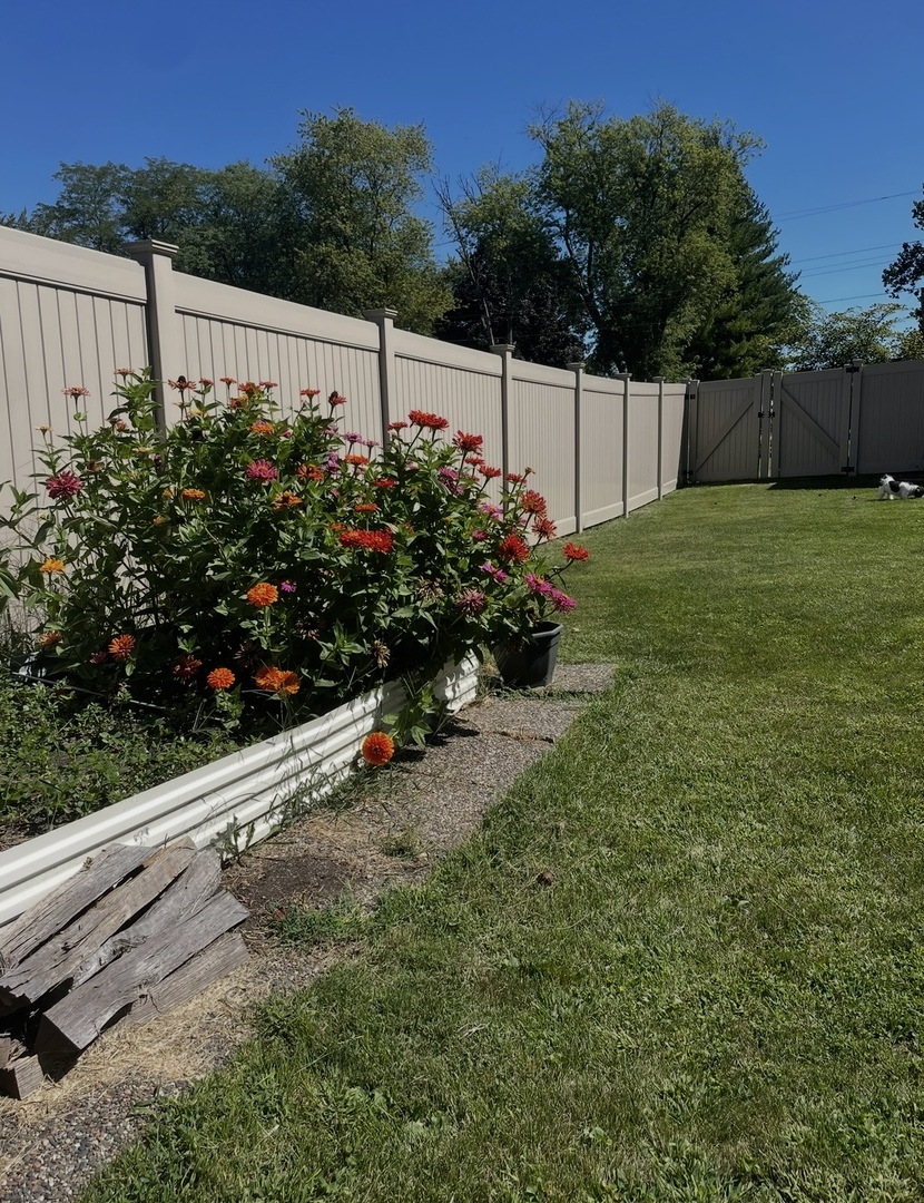 1011 Parks Lane, Ottawa, IL 61350