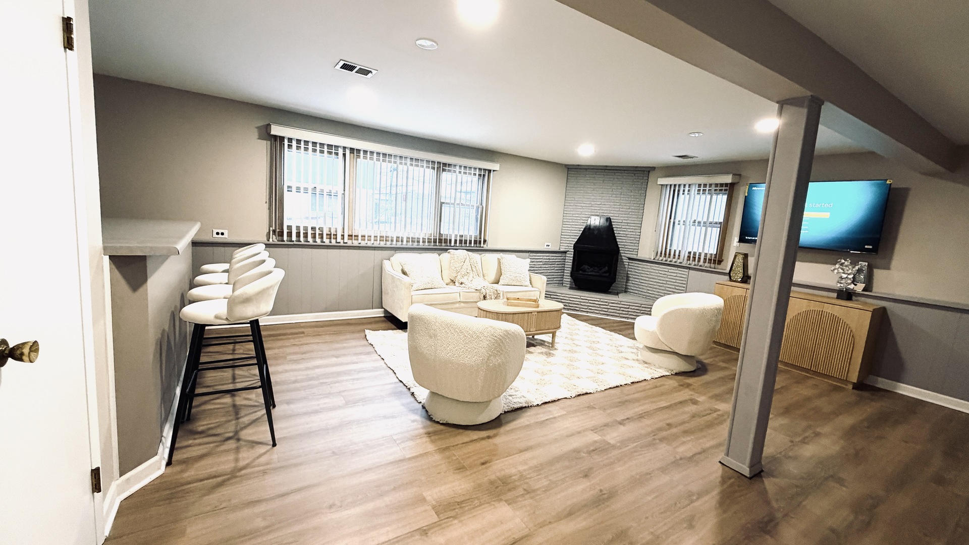 9323 S 80th Court, Hickory Hills, IL 60457