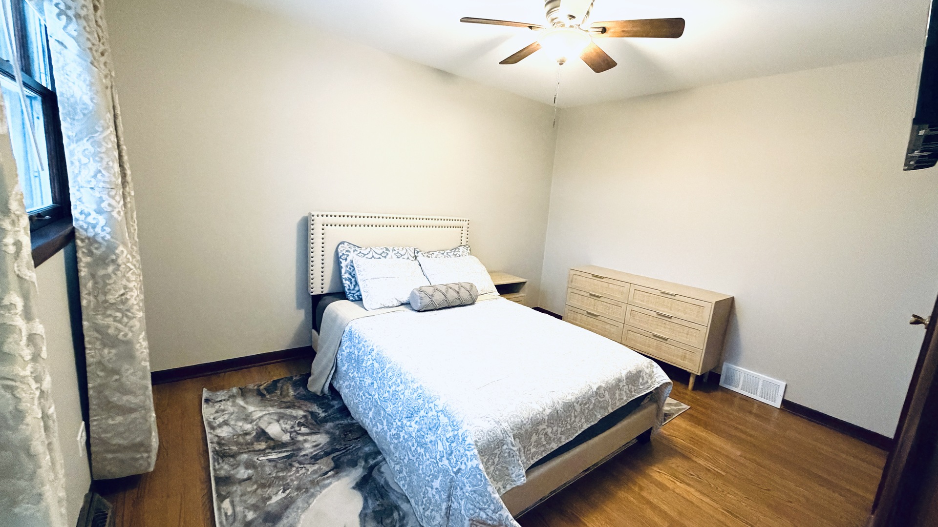 9323 S 80th Court, Hickory Hills, IL 60457