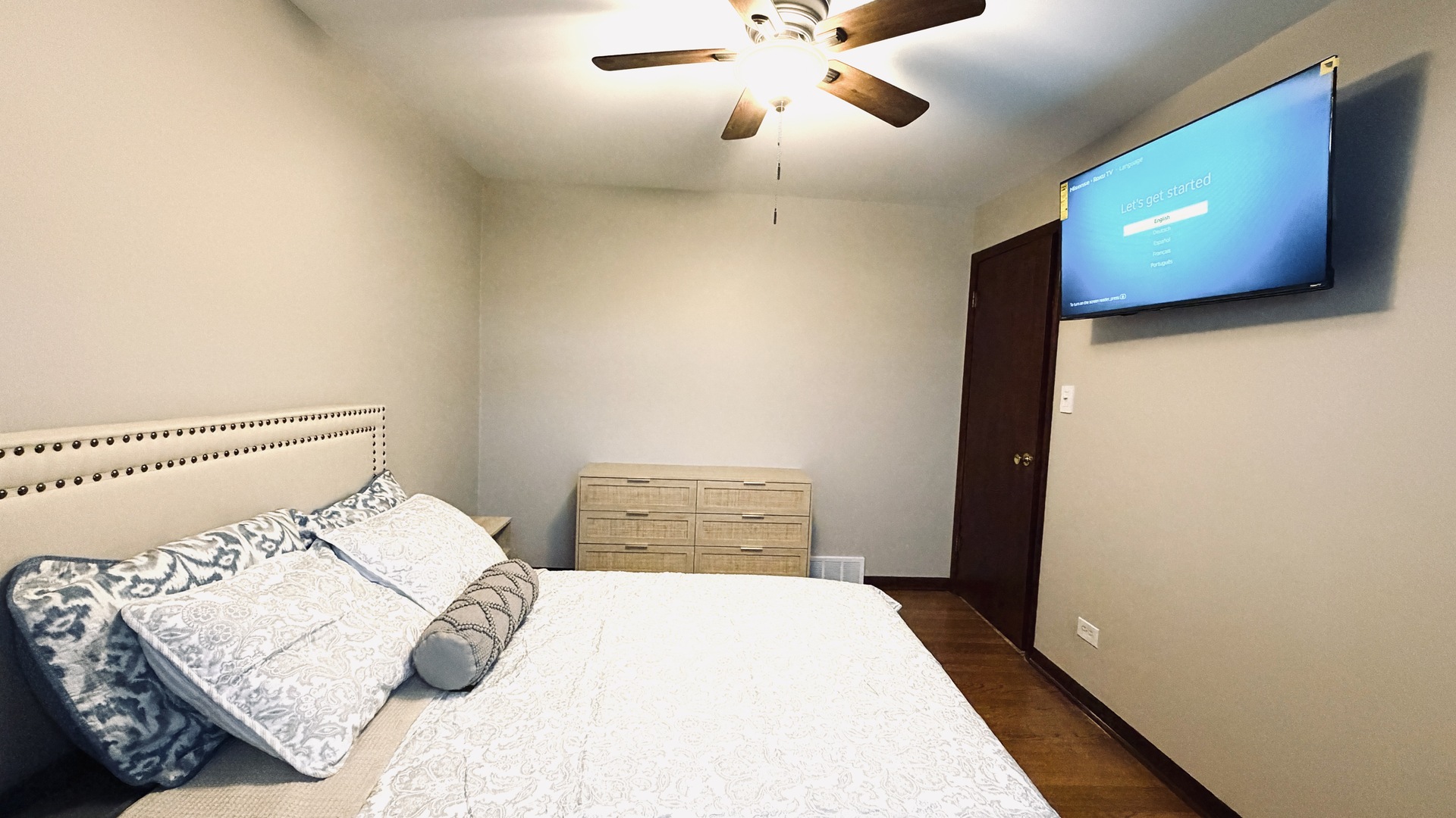 9323 S 80th Court, Hickory Hills, IL 60457