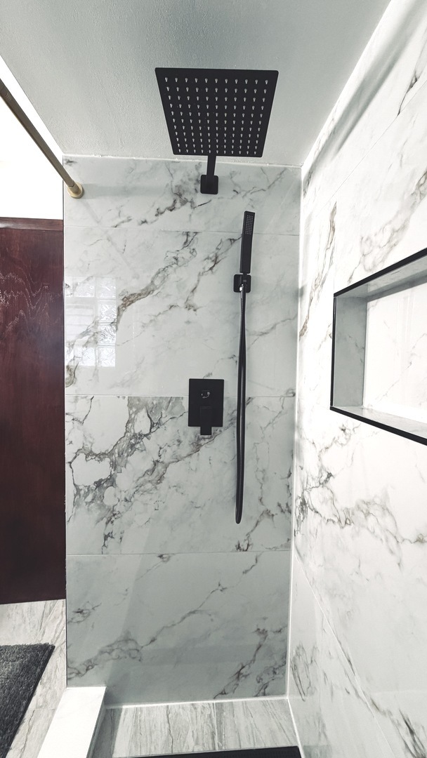 9323 S 80th Court, Hickory Hills, IL 60457