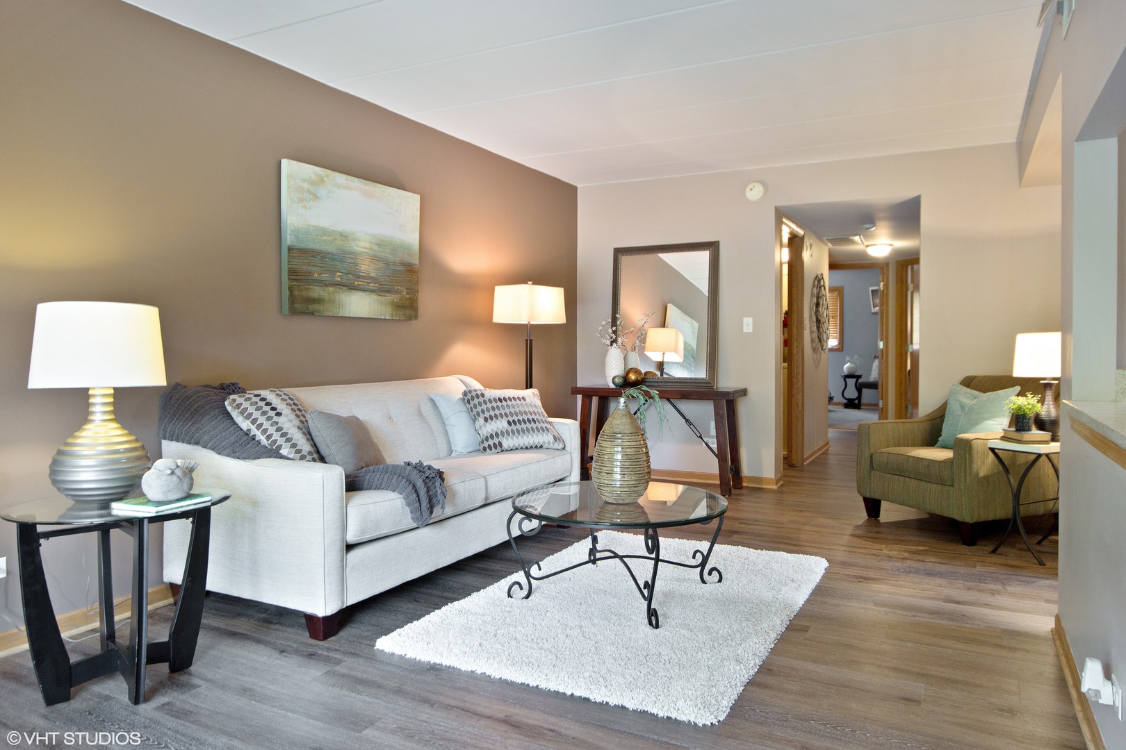 616 E 5th Avenue #201, Naperville, IL 60563