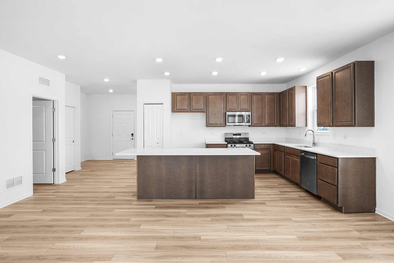 378 S Cottrell Lane, Aurora, IL 60506