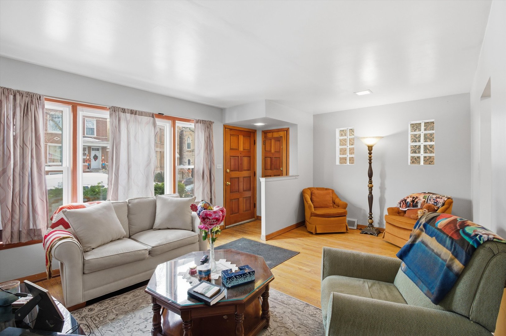 1525 N Springfield Avenue, Chicago, IL 60651