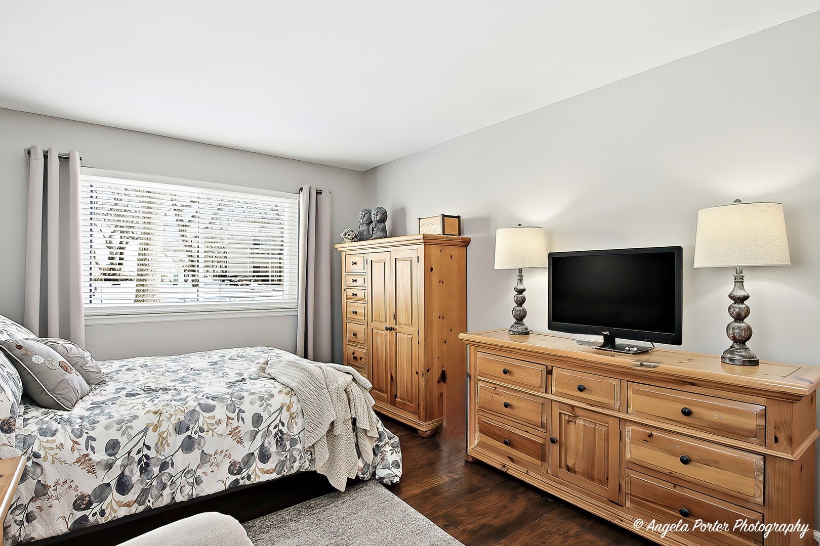 1516 CAMDEN Court #A1, Wheeling, IL 60090