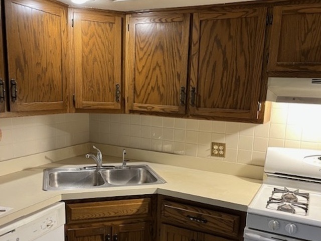 1510 N ROCK RUN Drive #2A, Crest Hill, IL 60435