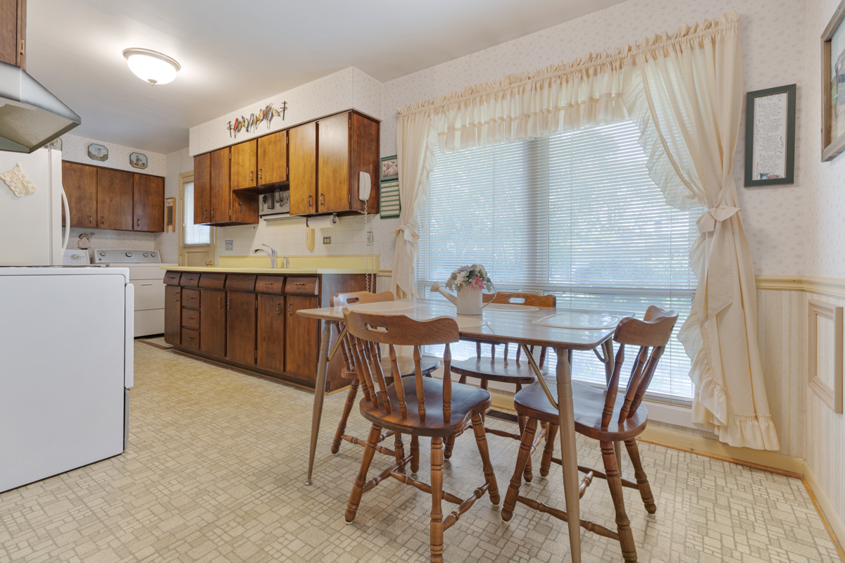 550 Ridge Avenue, Elk Grove Village, IL 60007