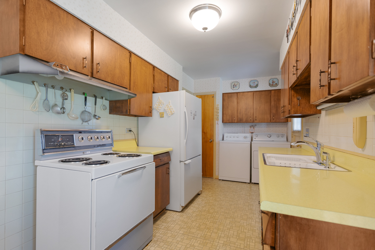 550 Ridge Avenue, Elk Grove Village, IL 60007