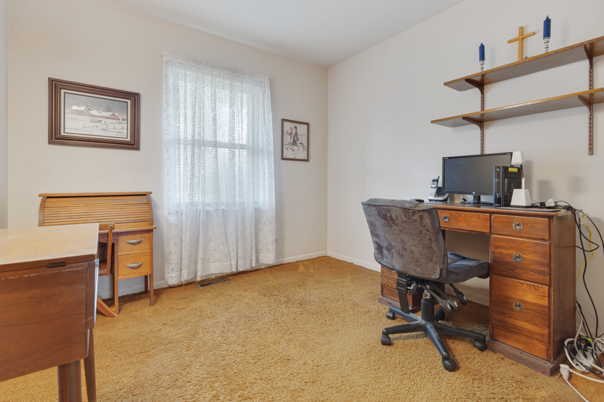 550 Ridge Avenue, Elk Grove Village, IL 60007