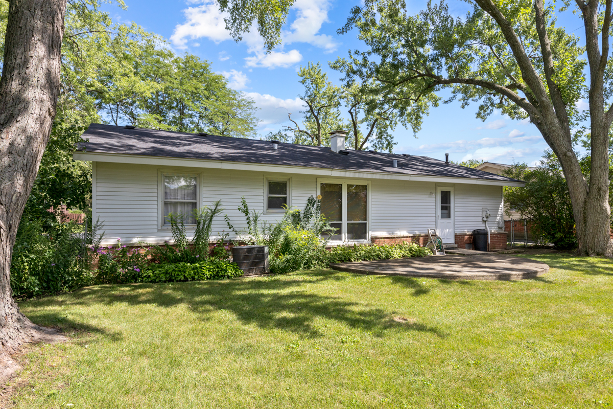 550 Ridge Avenue, Elk Grove Village, IL 60007