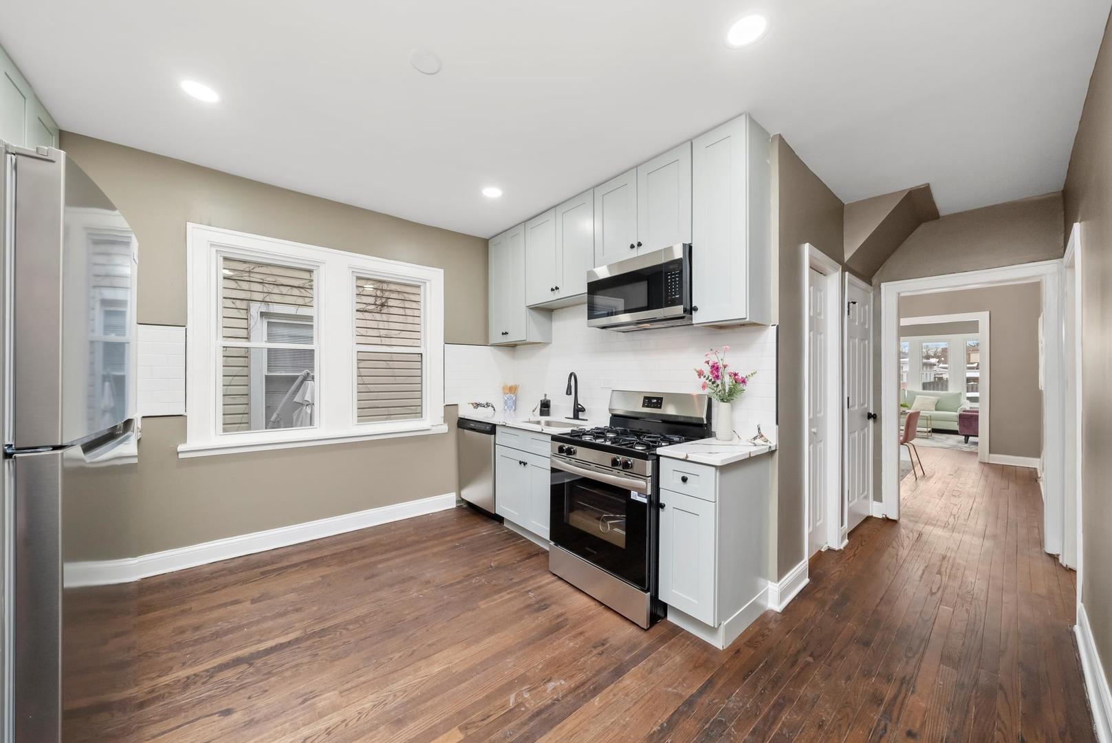 10813 S Eggleston Avenue, Chicago, IL 60628