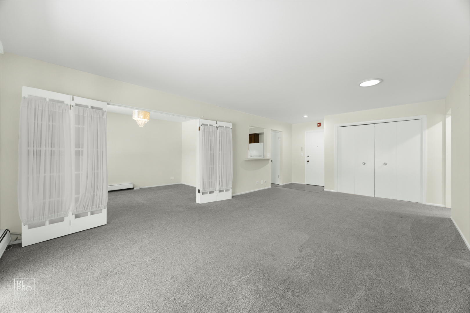 602 E Algonquin Road #207, Arlington Heights, IL 60005