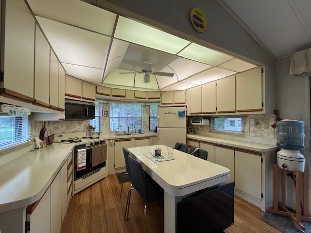 2795 E 28th Lot 232 Road, Seneca, IL 61360