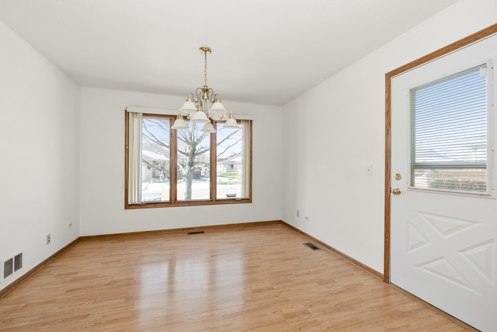 816 Eagle Creek Road, Elwood, IL 60421