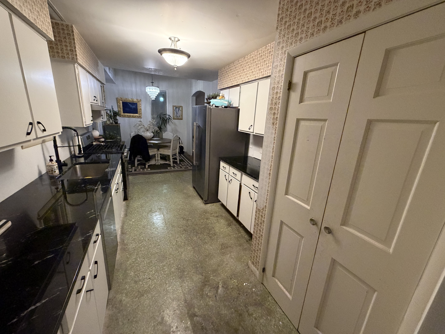 233 S Walnut Street, Arthur, IL 61911