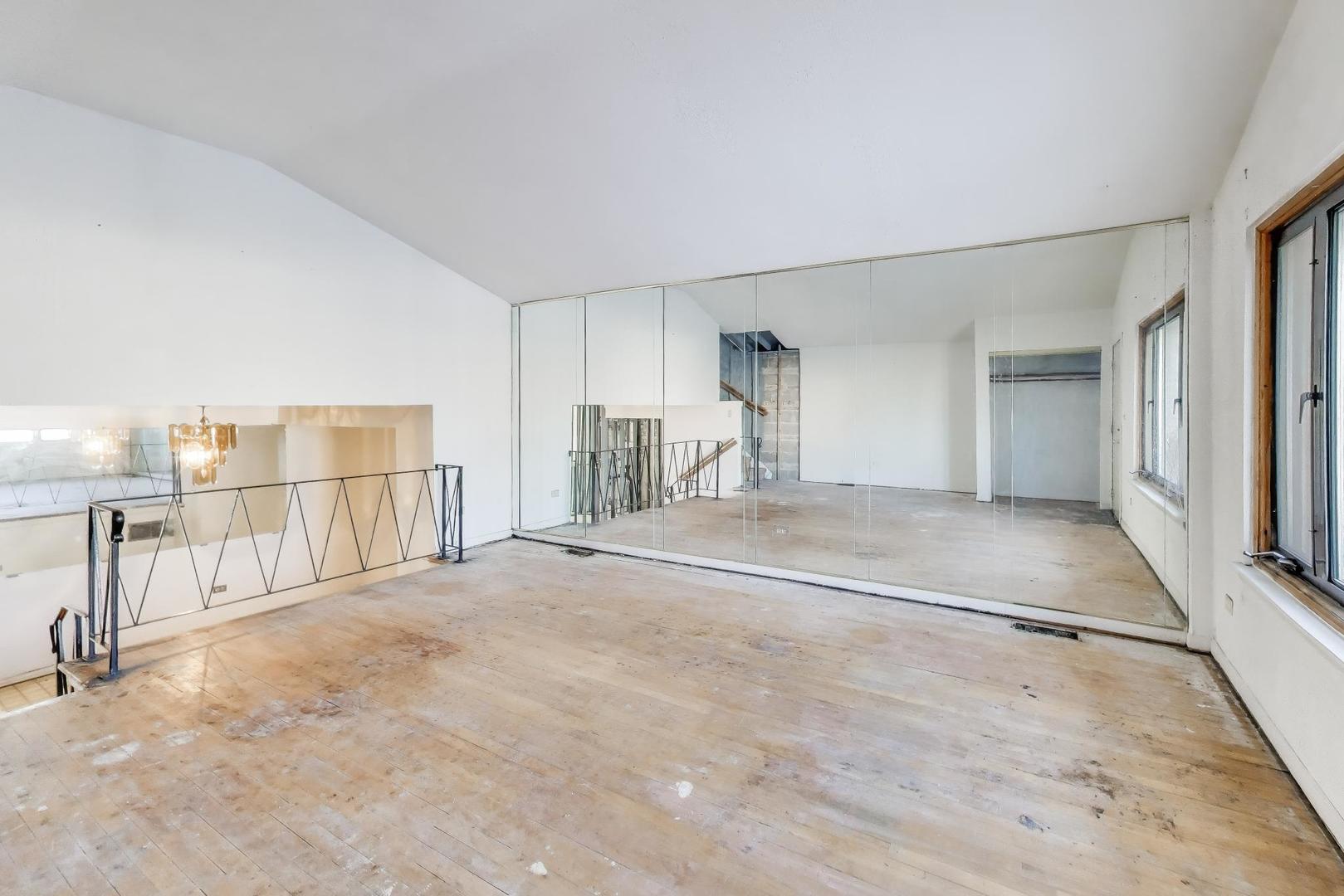 10154 S Emerald Avenue, Chicago, IL 60628