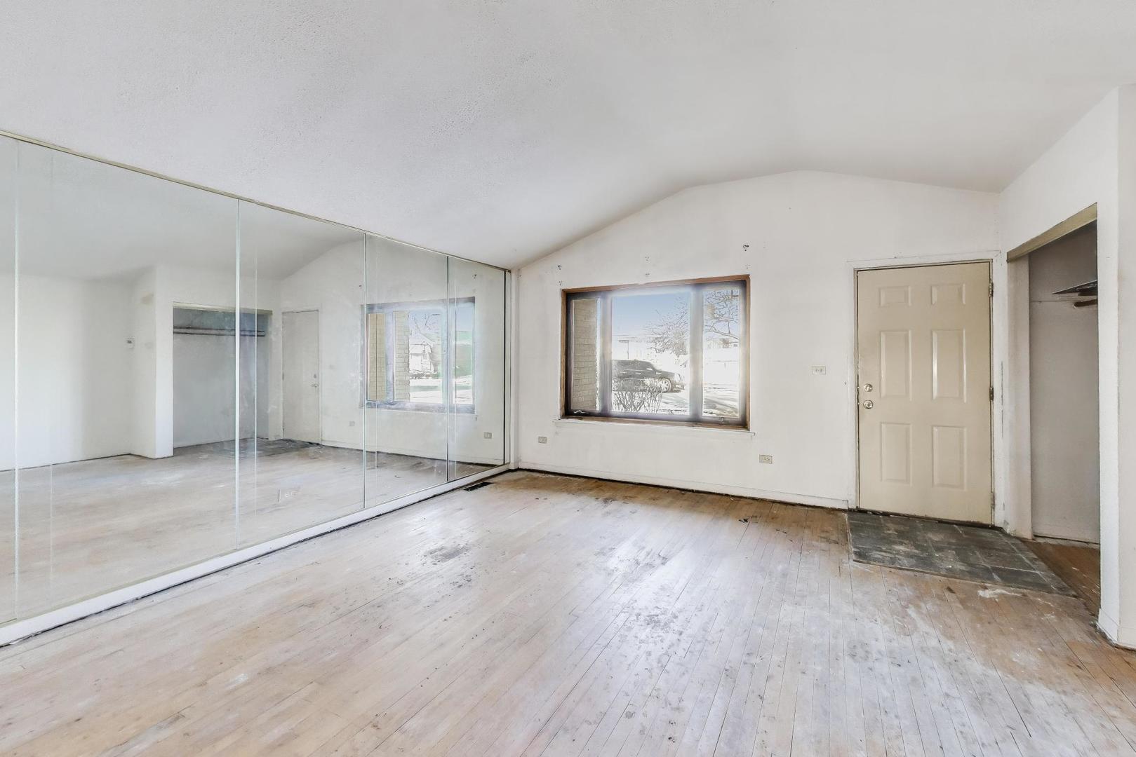 10154 S Emerald Avenue, Chicago, IL 60628