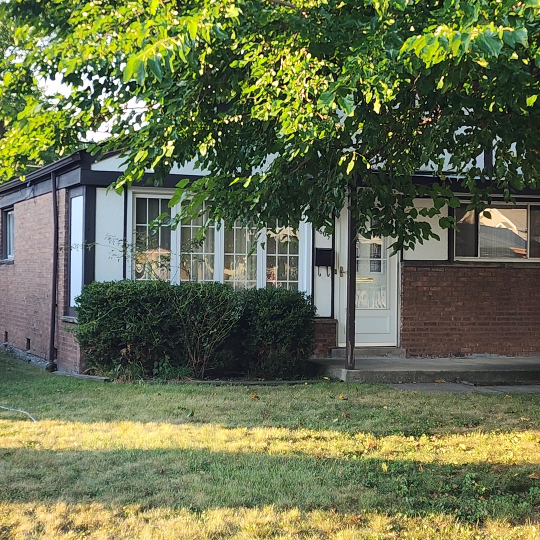 4605 W 84th Place, Chicago, IL 60652
