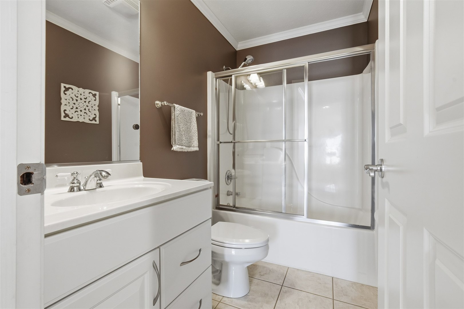 202 Comet Lane, Heyworth, IL 61745