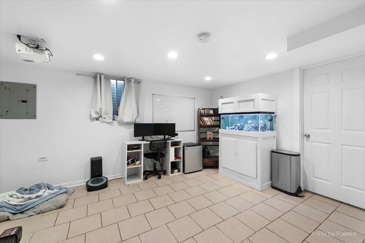 14409 Lamon Avenue, Midlothian, IL 60445