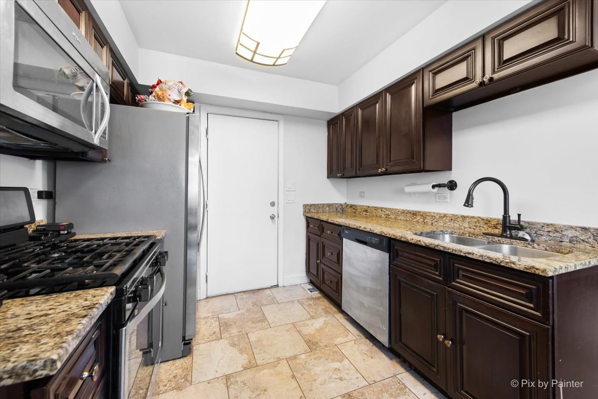 14409 Lamon Avenue, Midlothian, IL 60445