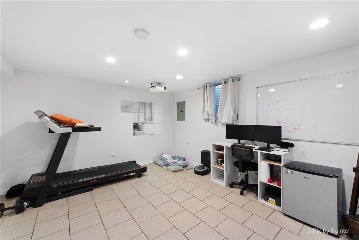 14409 Lamon Avenue, Midlothian, IL 60445