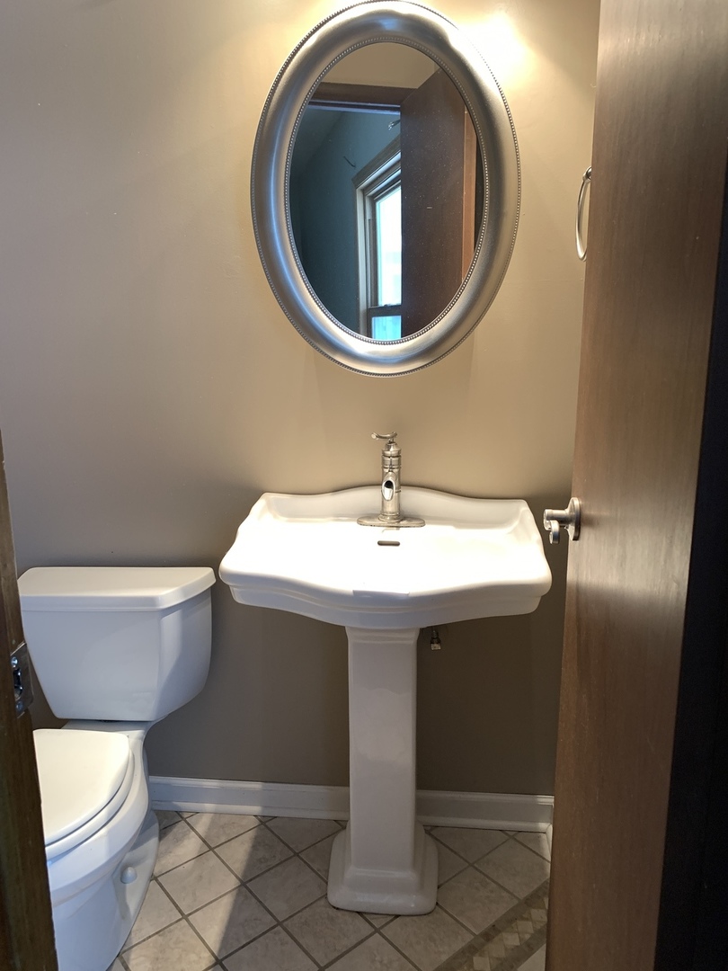 148 W Kennedy Drive, Streamwood, IL 60107