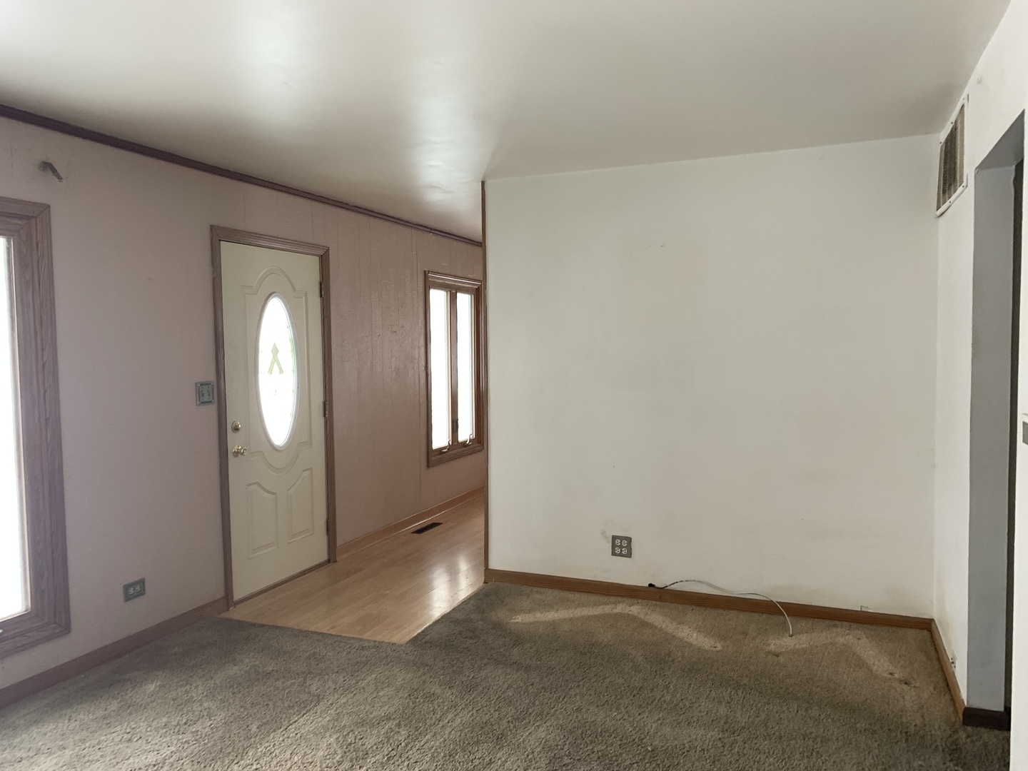 148 W Kennedy Drive, Streamwood, IL 60107