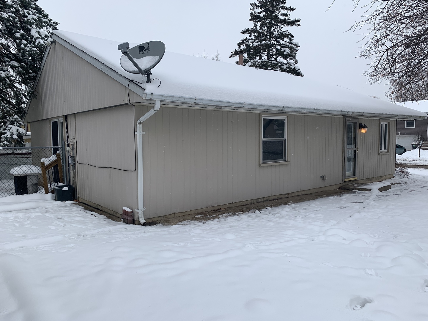 148 W Kennedy Drive, Streamwood, IL 60107