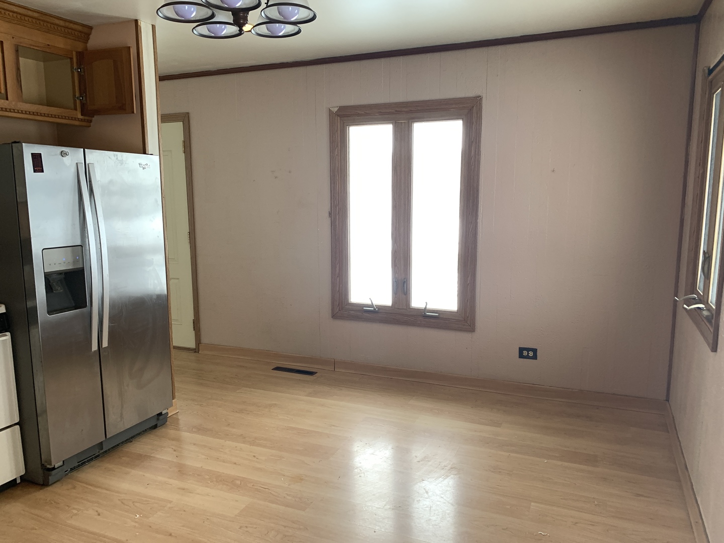 148 W Kennedy Drive, Streamwood, IL 60107