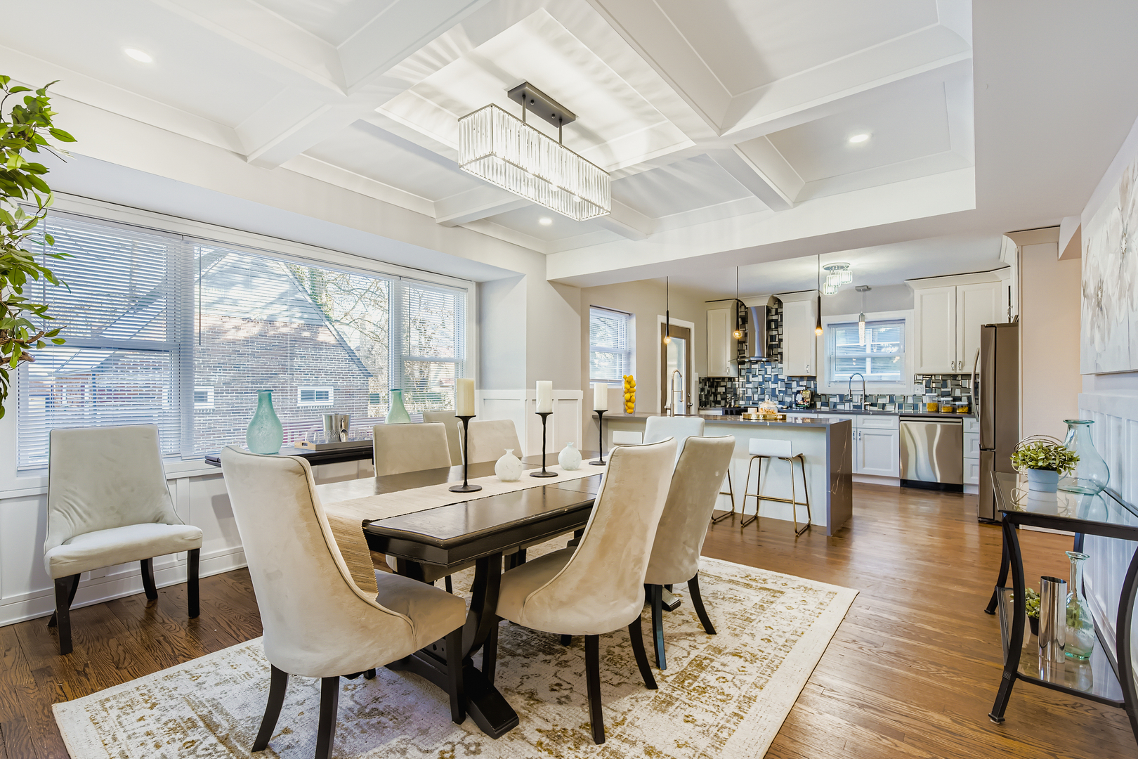 9001 S Claremont Avenue, Chicago, IL 60643