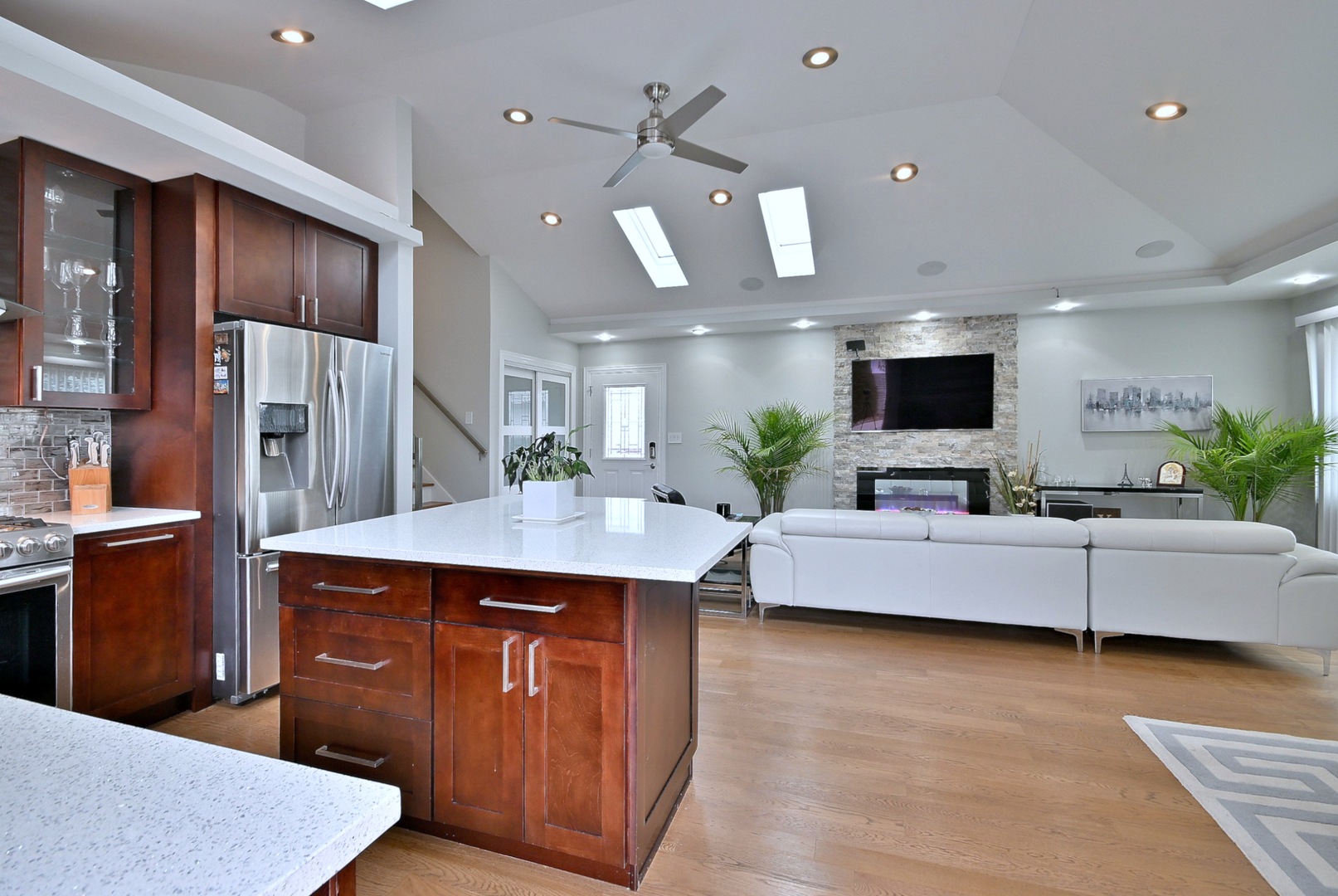 575 Bedford Lane, Des Plaines, IL 60016