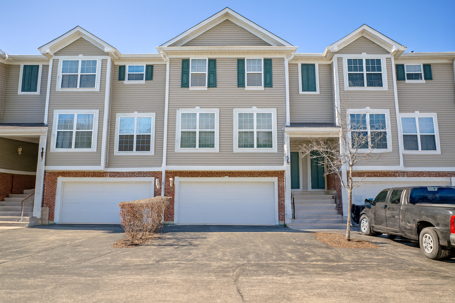 518 DECLARATION Lane, Aurora, IL 60504