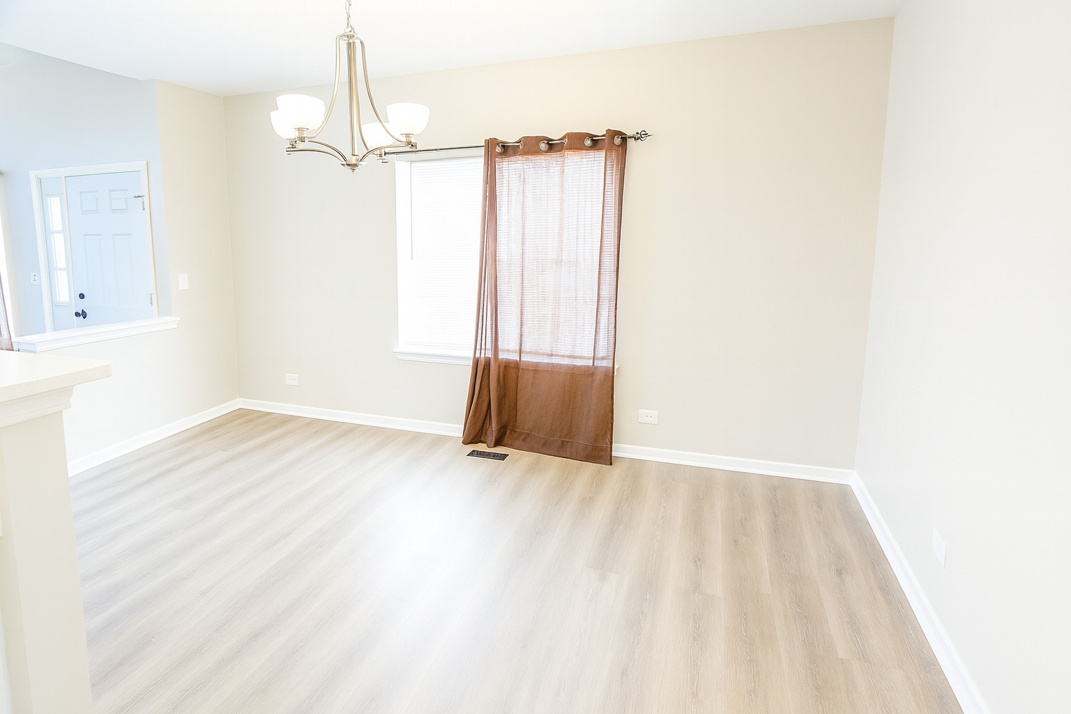 1037 Parkhill Circle #1037, Aurora, IL 60502