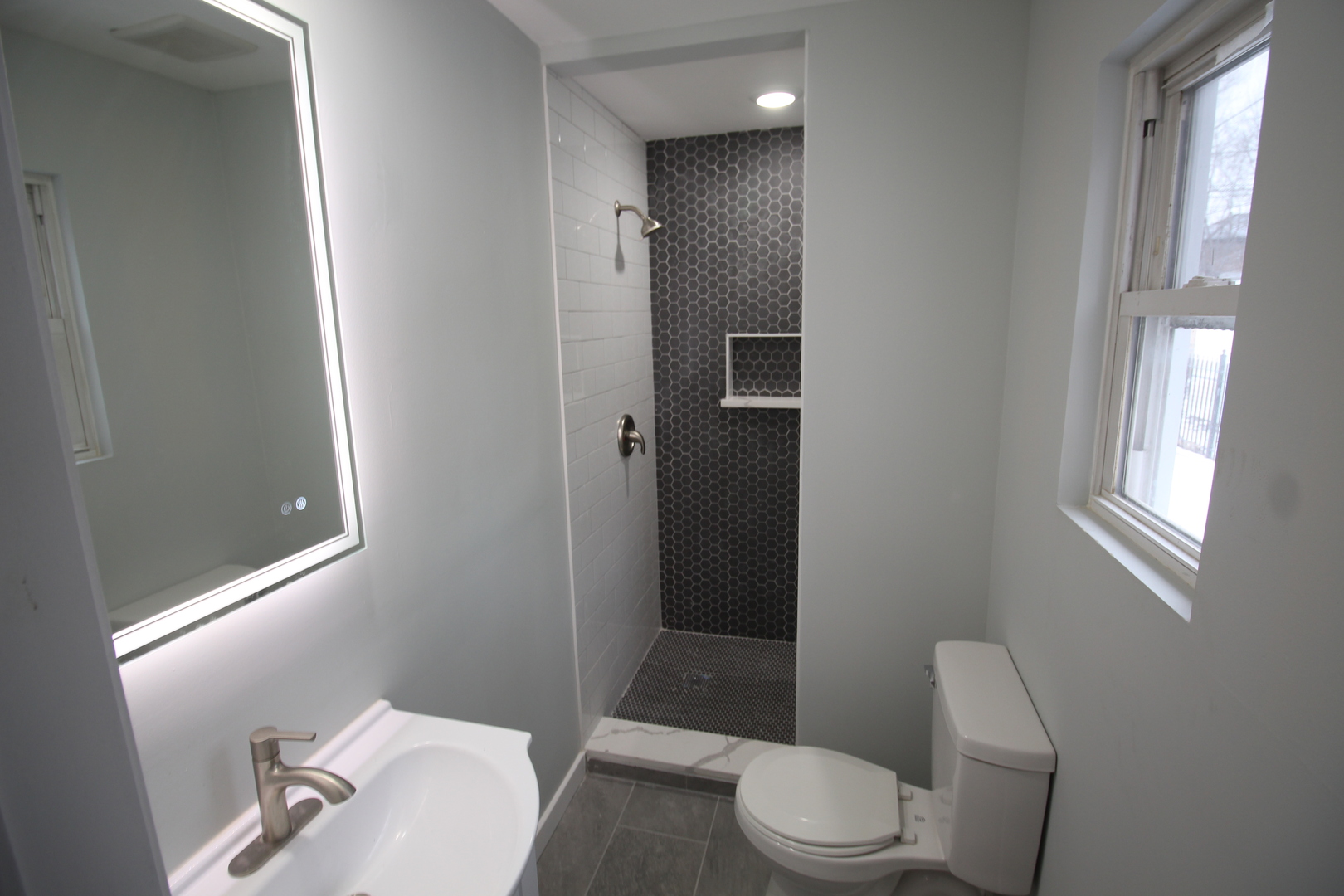 10030 S Luella Avenue, Chicago, IL 60617